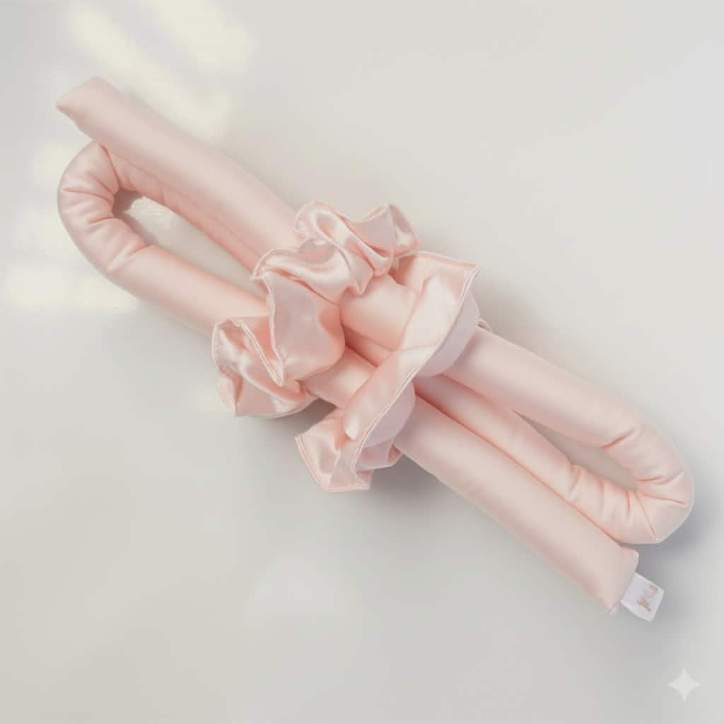 Bandeau satin pêche rosé bébé clair et scrunchies irrésistibles