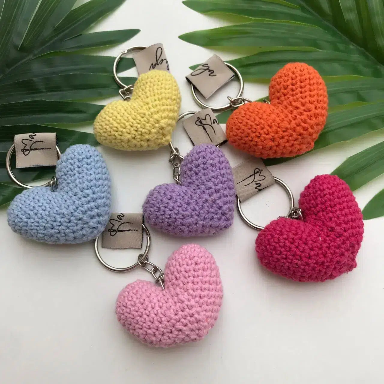 Un porte-clés cœur en crochet fait main – Accessoire mignon et romantique