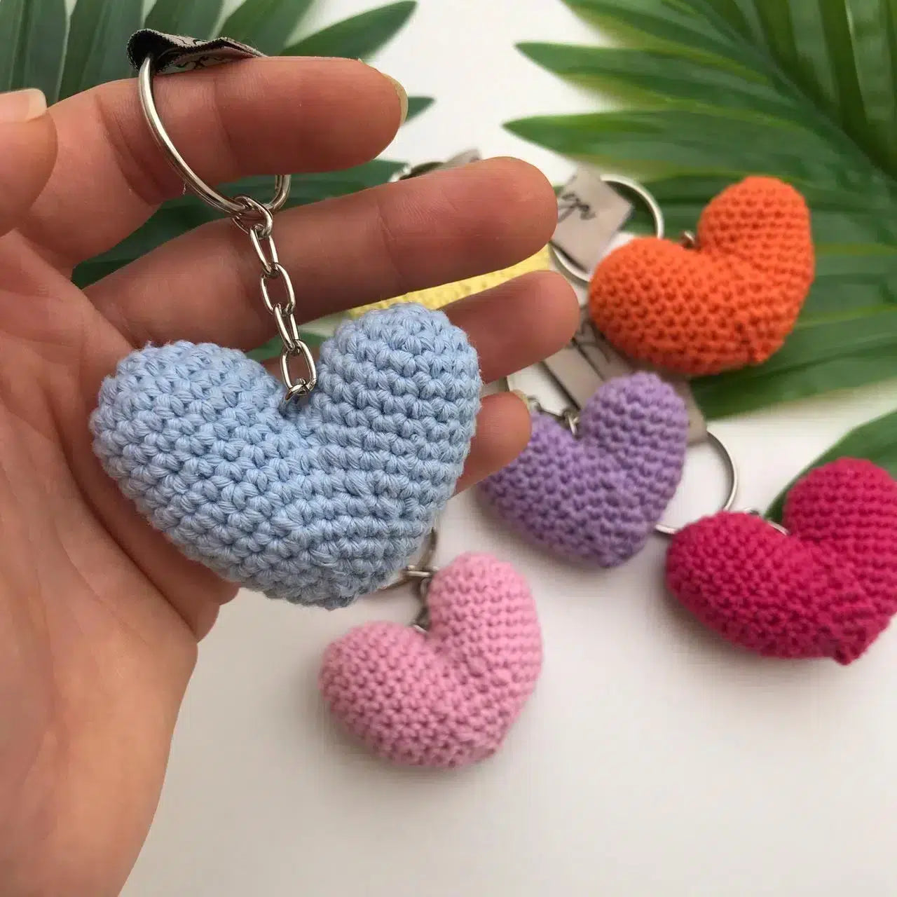 Un porte-clés cœur en crochet fait main – Accessoire mignon et romantique