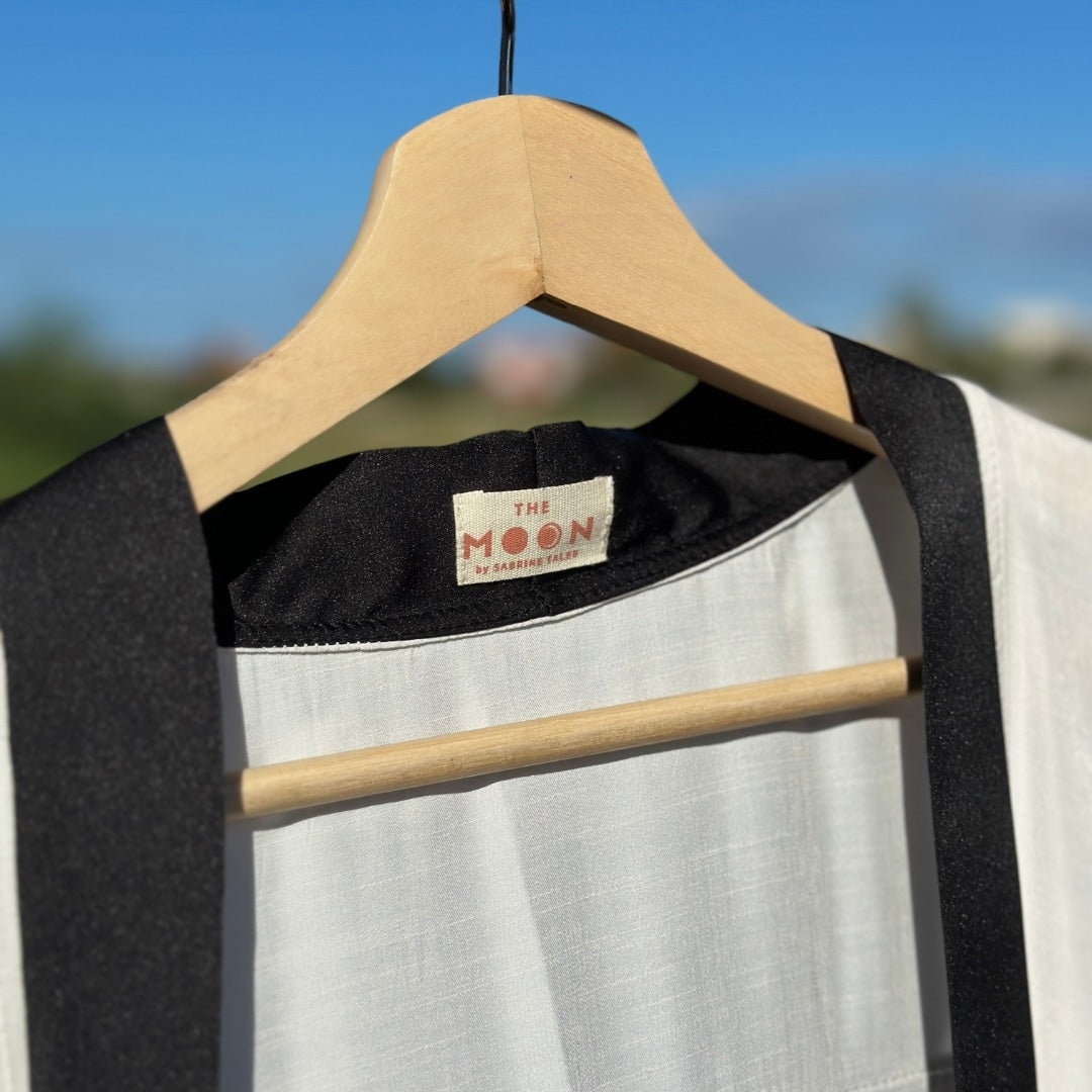 Kimono boho chic blanc et noir avec motifs paysagers - artisanat Tunisien fait main | ILEYCOM