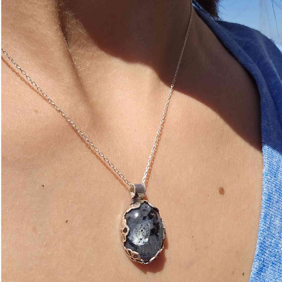Collier labradorite en argent 925 une élégance unique à votre cou