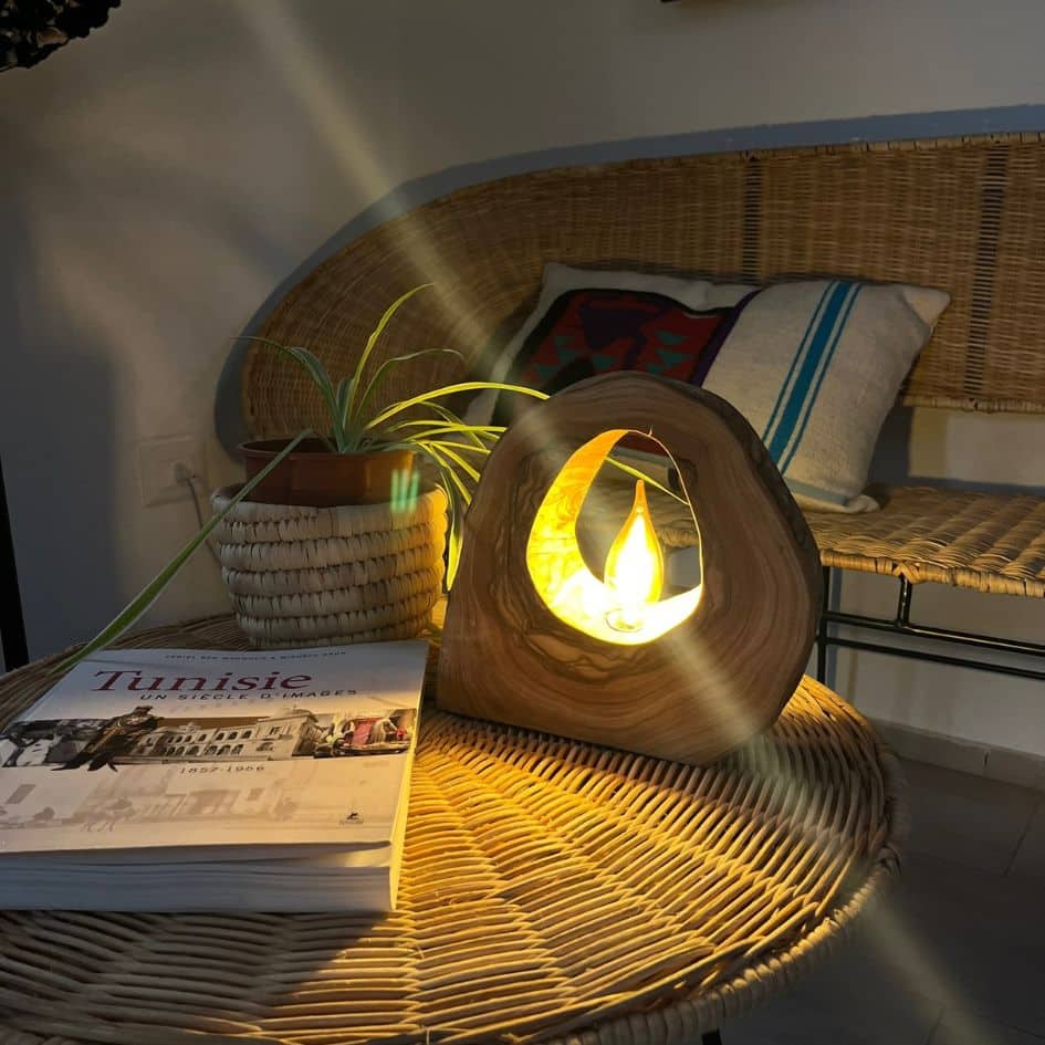 Lampe de Table Ovale en Bois d'Olivier Naturel – Artisanat Tunisien