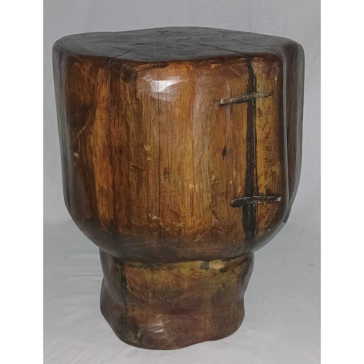 Tabouret en bois africain design unique pour votre intérieur