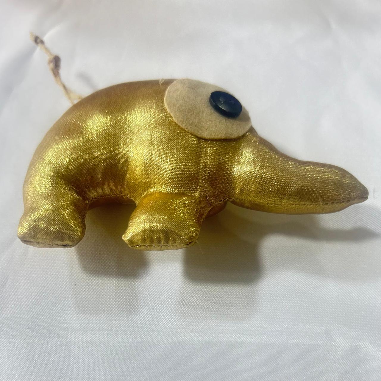 Mini éléphant en tissu doré fait main