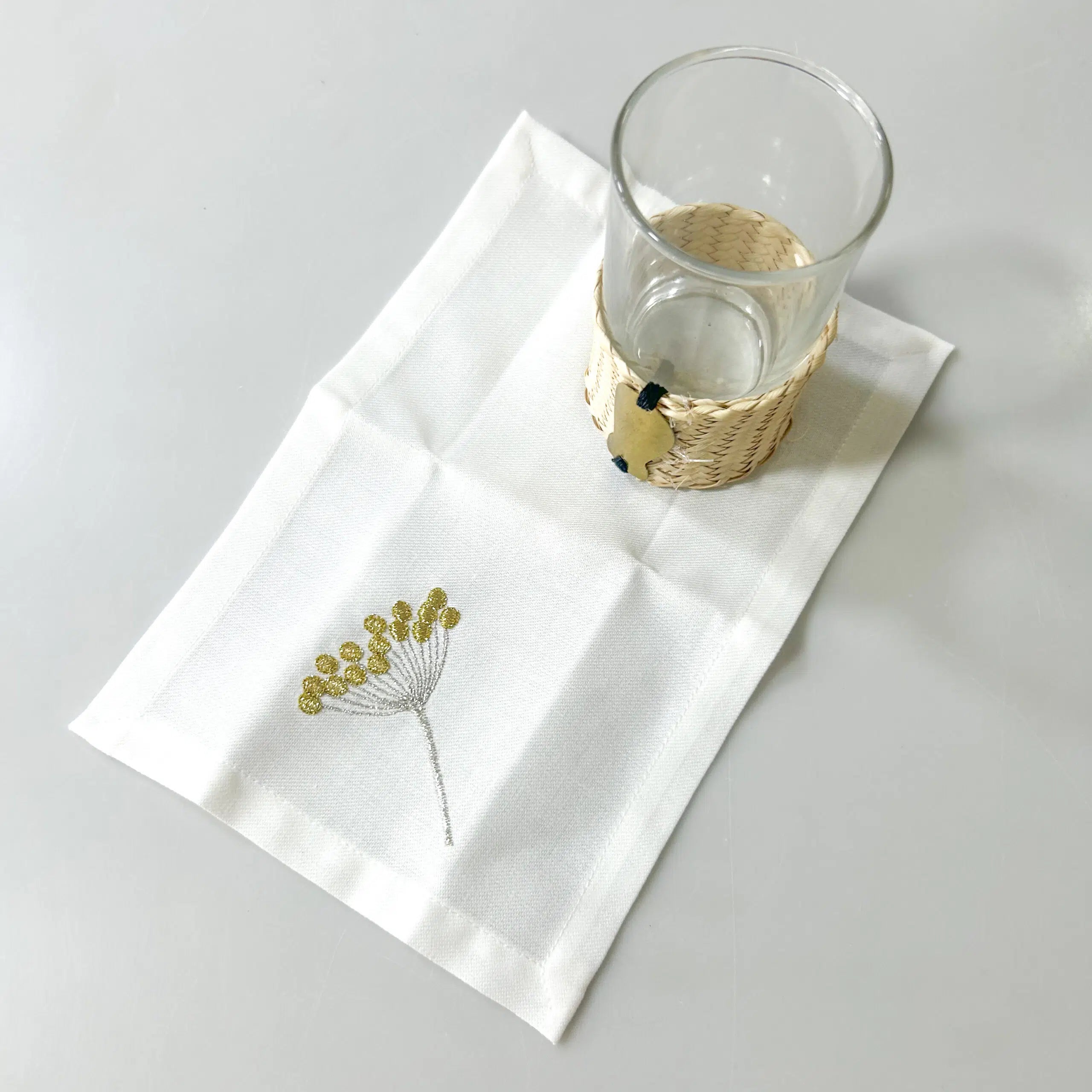 Serviettes à thé brodées au motif de Mashmoum
