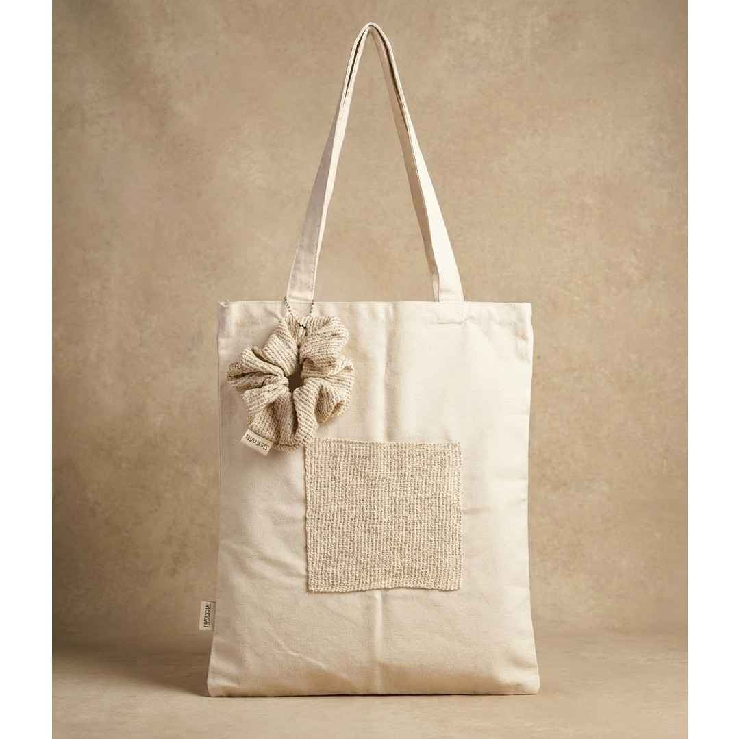 Totebag beige original en tissu naturel avec porte-clés scrunchie