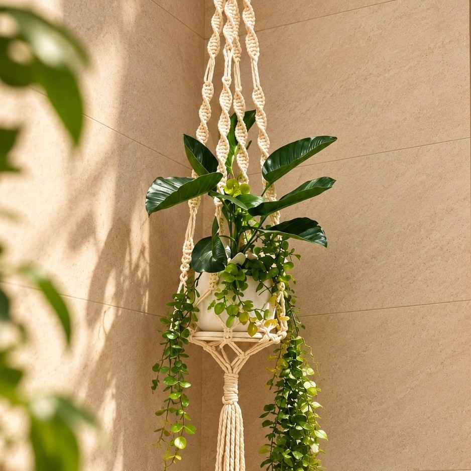 Porte plante macramé beige en coton naturel pour un intérieur chic