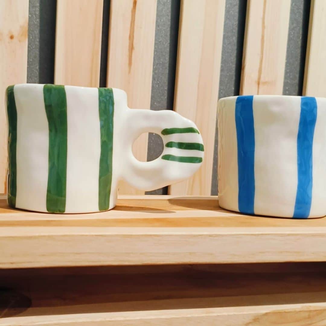Mug en céramique à rayures fait main – En bleu ou vert (9 x 8,5 cm) - artisanat Tunisien fait main | ILEYCOM