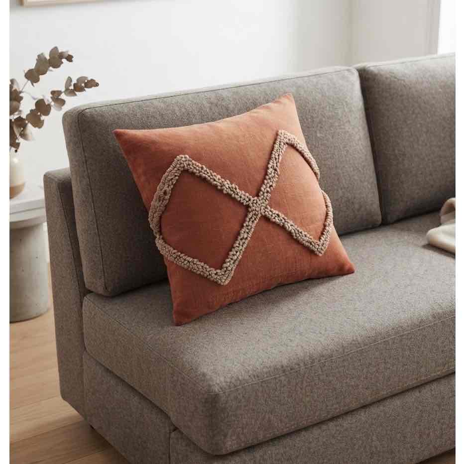 Coussin terracotta brodé à la main 40x40cm pour un style unique