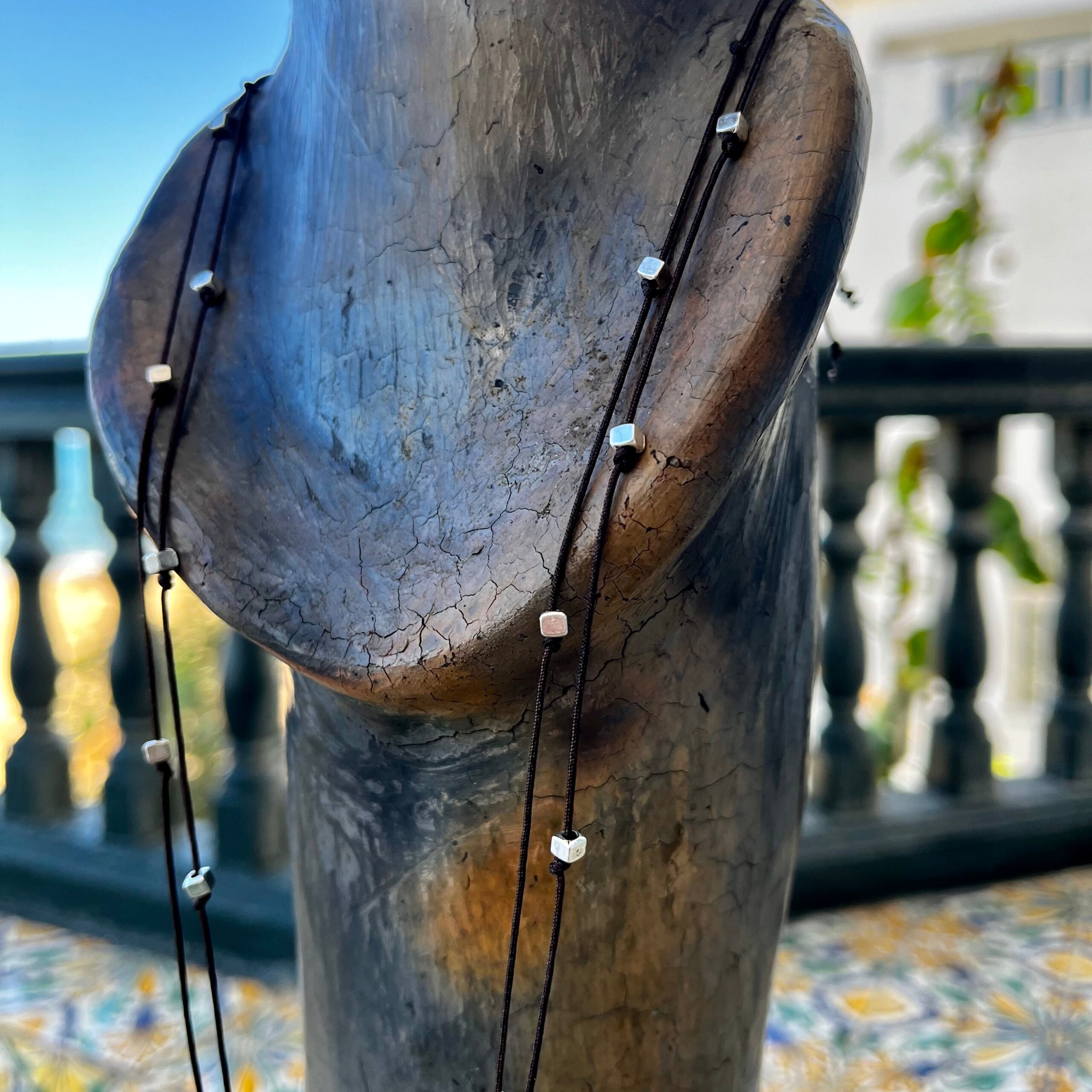 Collier macramé cœur en perles argenté fait main exclusif