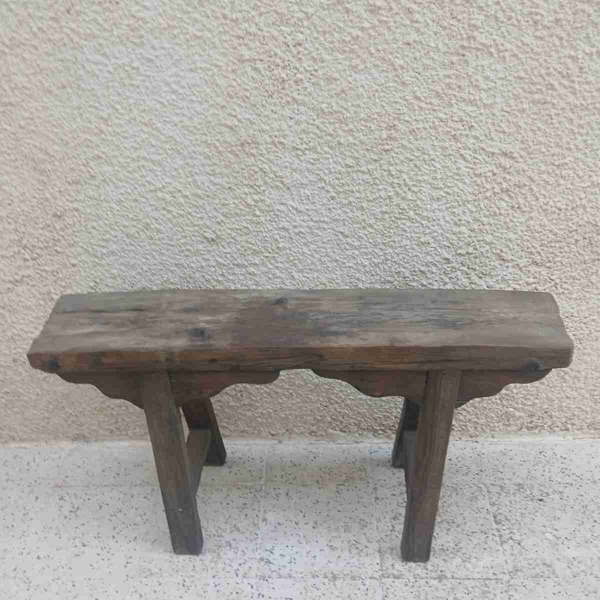 Tabouret bois élégant pour un intérieur chic et moderne