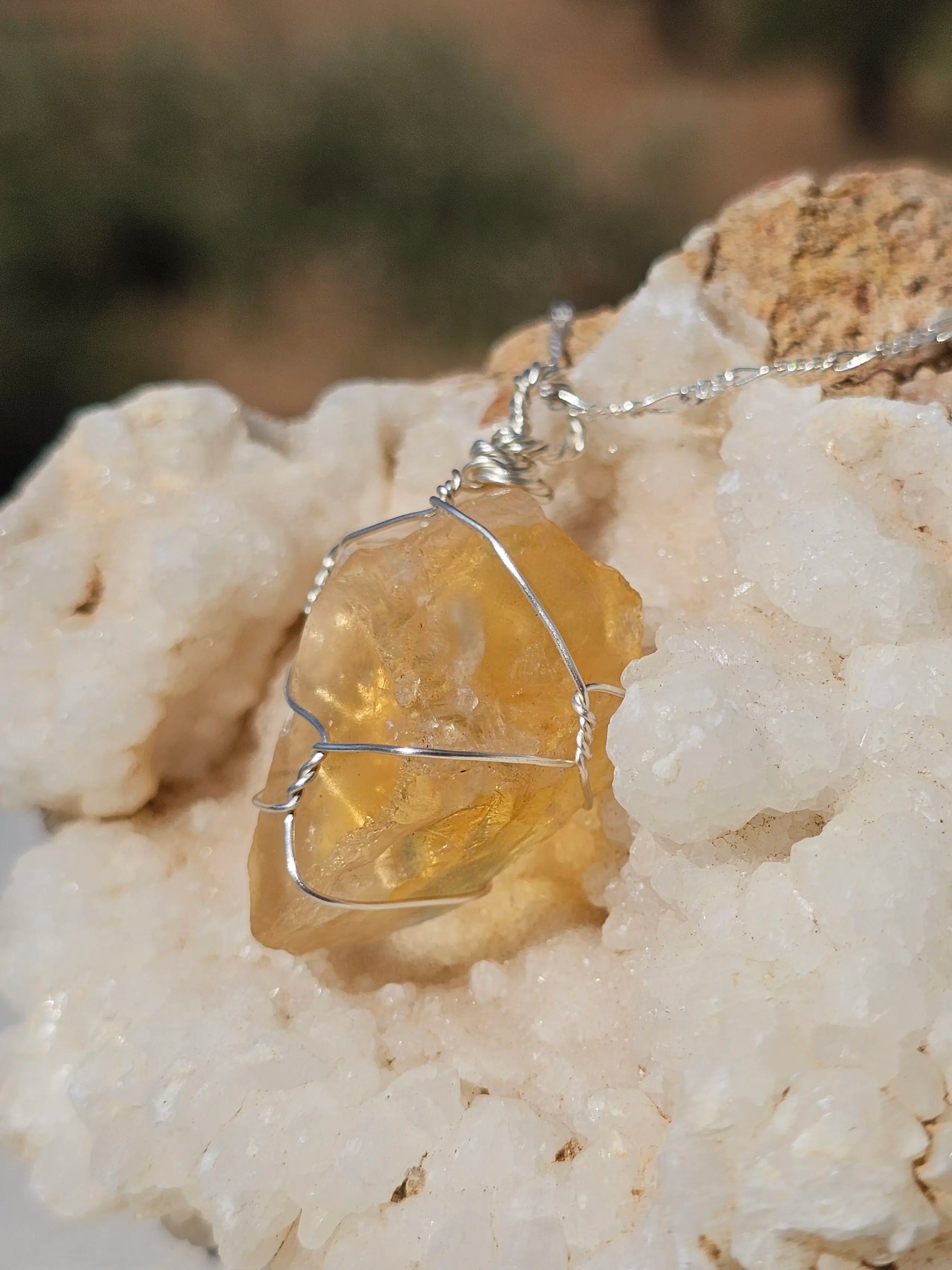 Refined stainless steel necklace with raw citrine pendant – 75 cm, 14 g