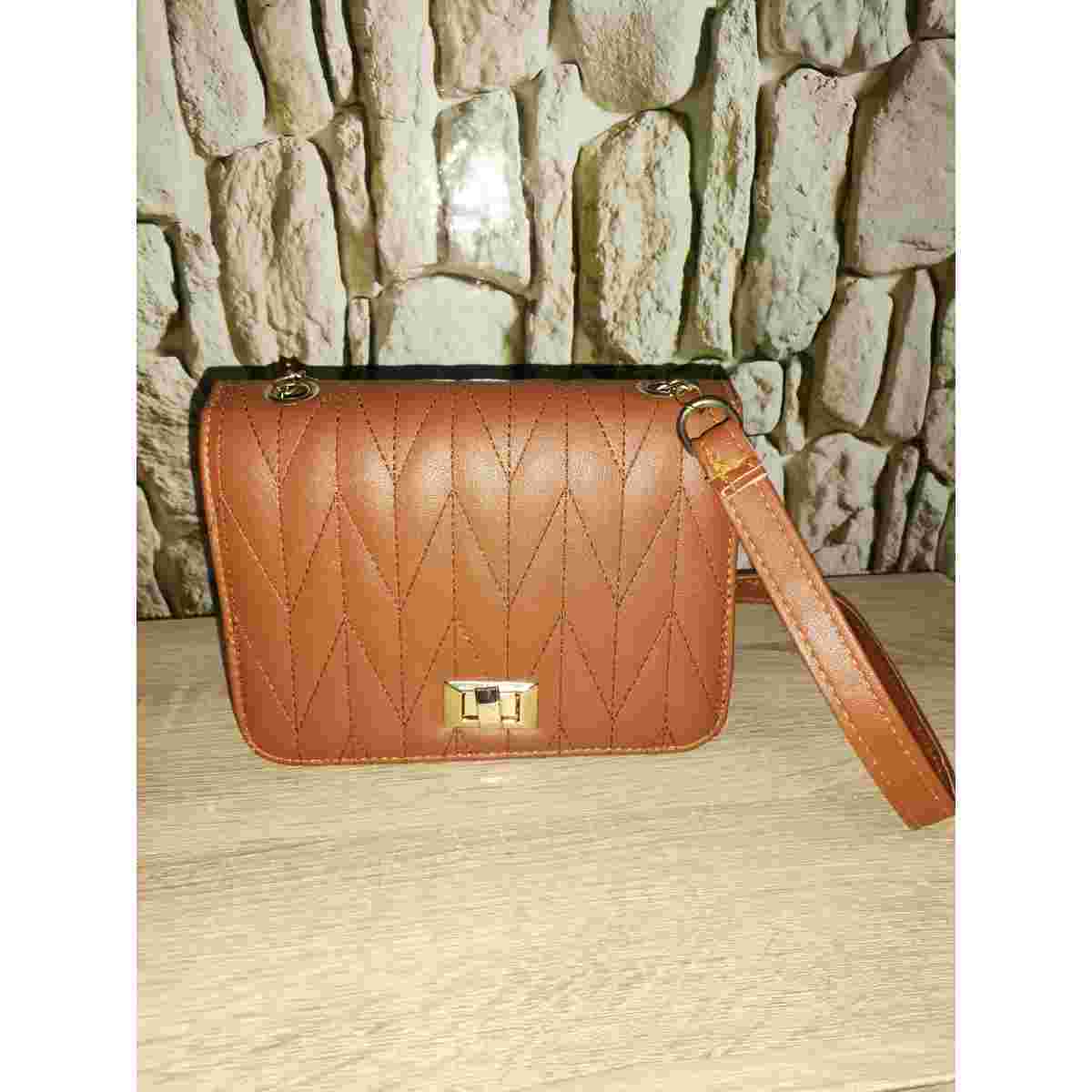 sac à main tendance avec bandoulière comme neuf à saisir