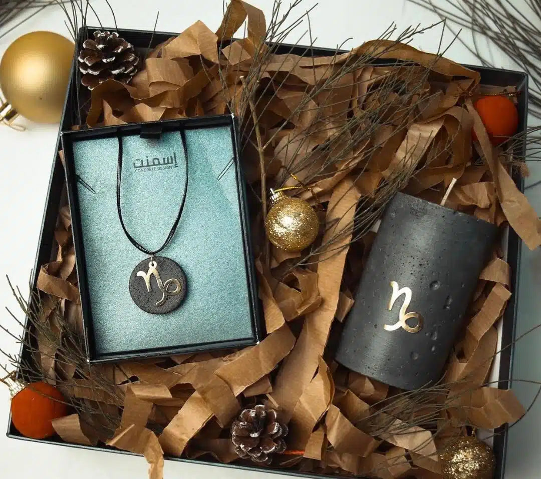 Coffret Cadeau Astrologie : Bougie Parfumée &amp; Collier Signe du Zodiaque