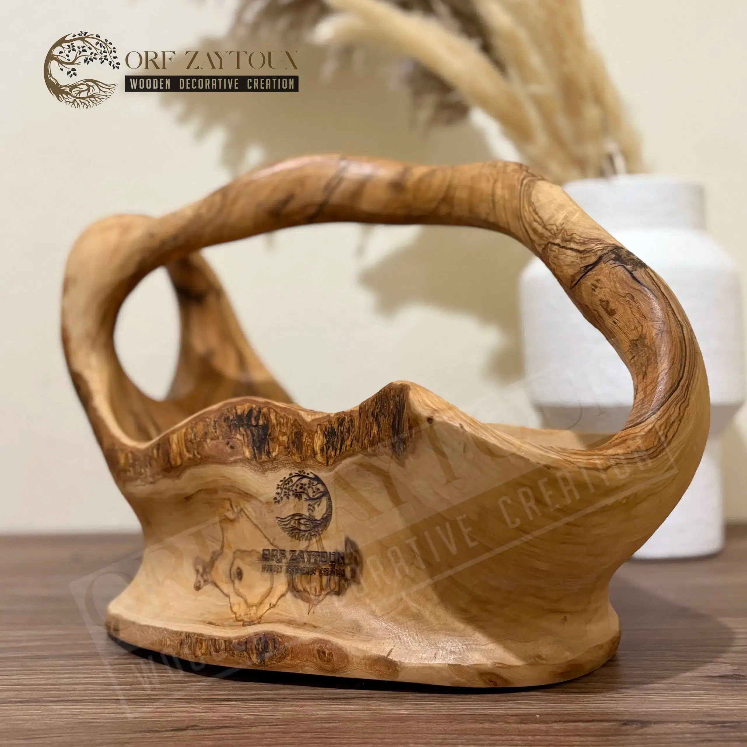 panier en bois sculpté en olivier design unique et élégant