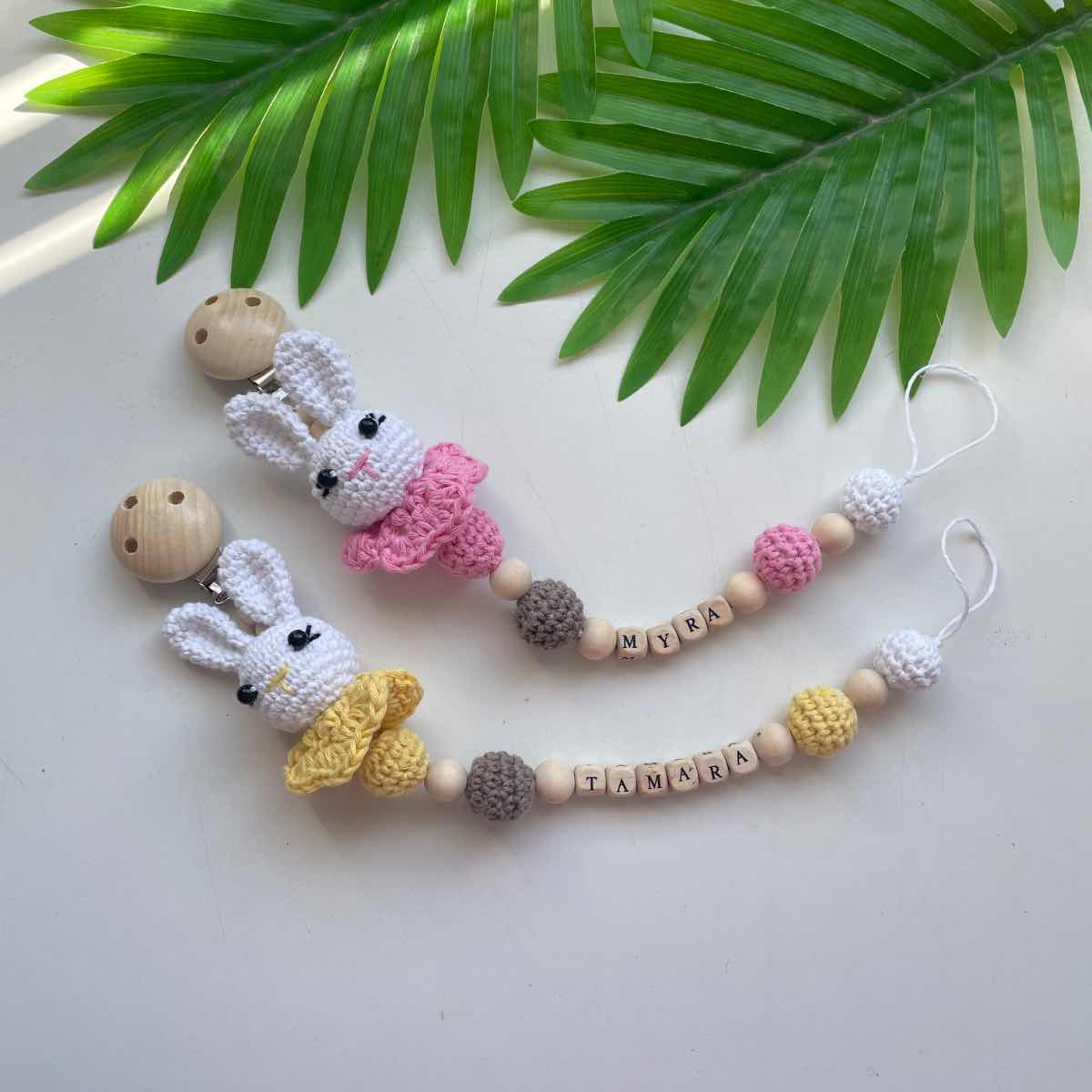 Attache sucette lapin tendance pour un style unique et mignon
