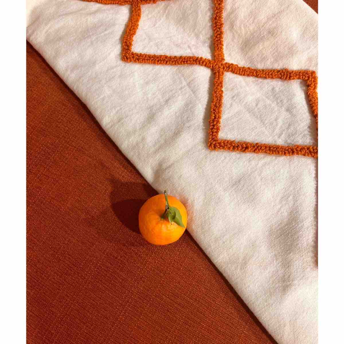 Jeté de Canapé 100% Laine Naturelle Fait Main – Broderie Orange Losanges & Pompons + Coussin 60x30 cm