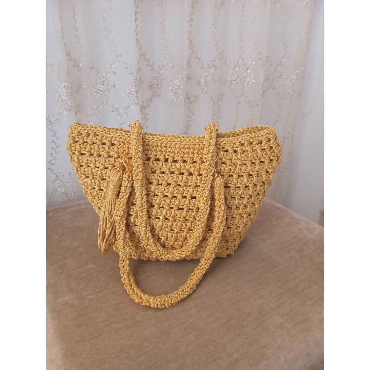 Sac en paille chic pour un style estival irrésistible