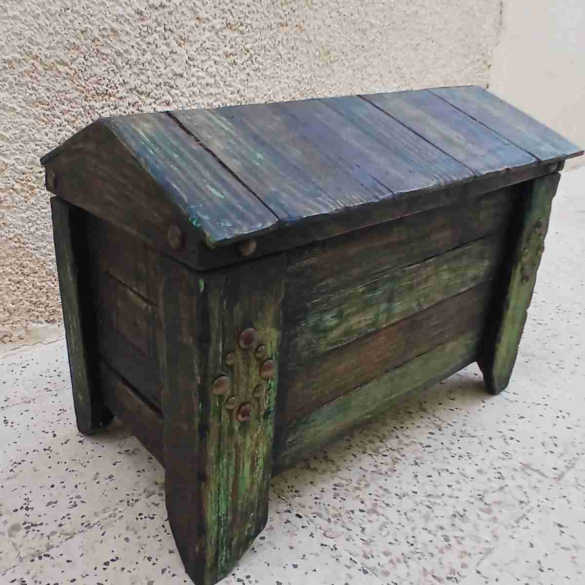 Coffre en bois élégant pour un rangement stylé et pratique