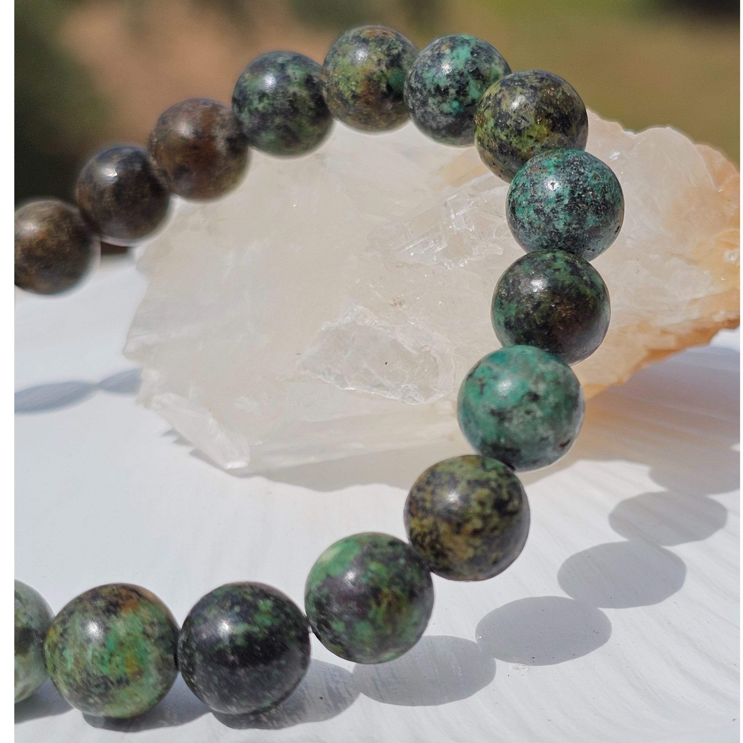 Bracelet Élégant en Turquoise Africaine - Sérénité Artisanale