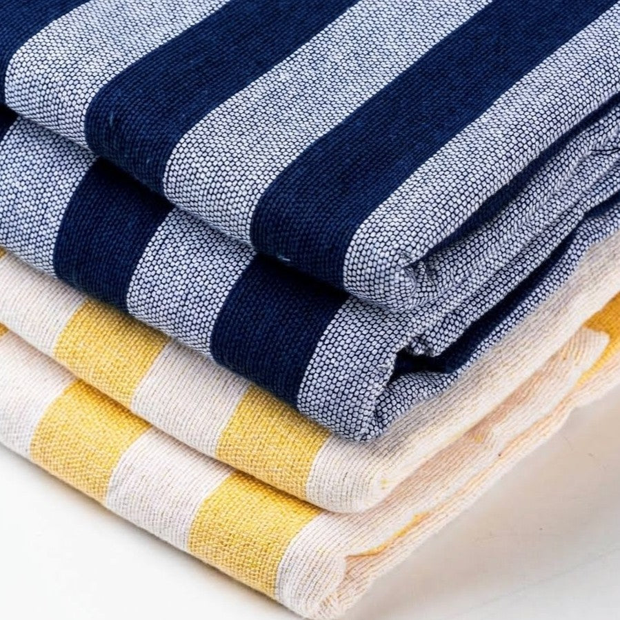Fouta éponge bleu marine rayée