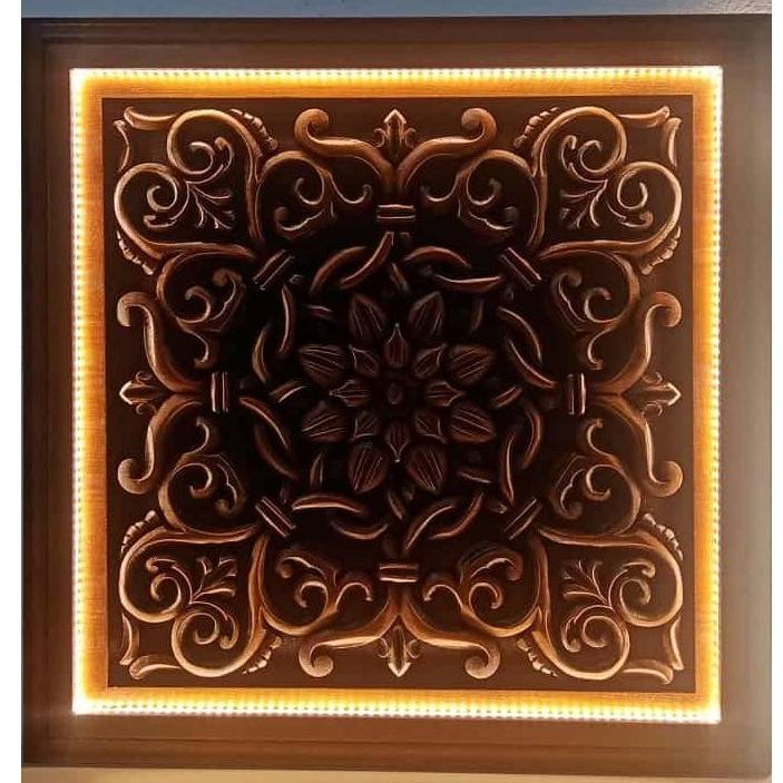tableau en bois sculpté à la main avec éclairage élégant