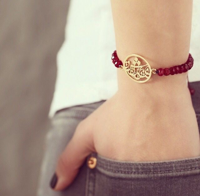 bracelet personnalisé perle gravure unique pour un cadeau inoubliable