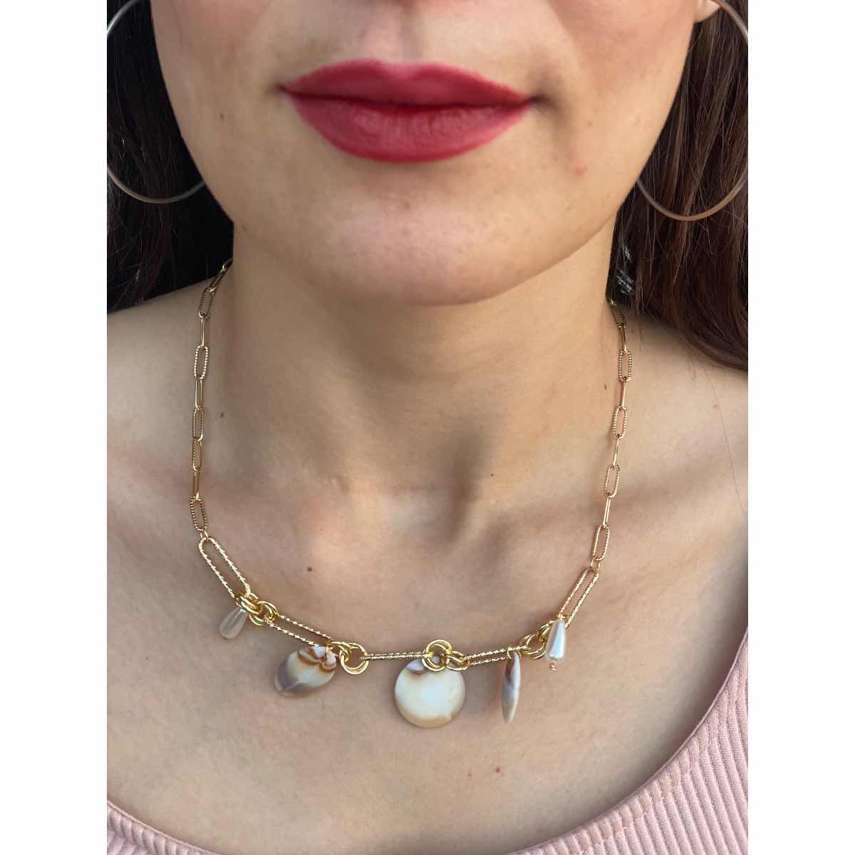 Collier bohemian chic pour une allure estivale irrésistible