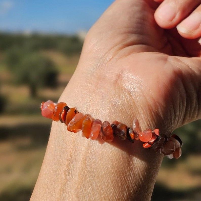 bracelet agate rouge élastique baroque pour un style unique