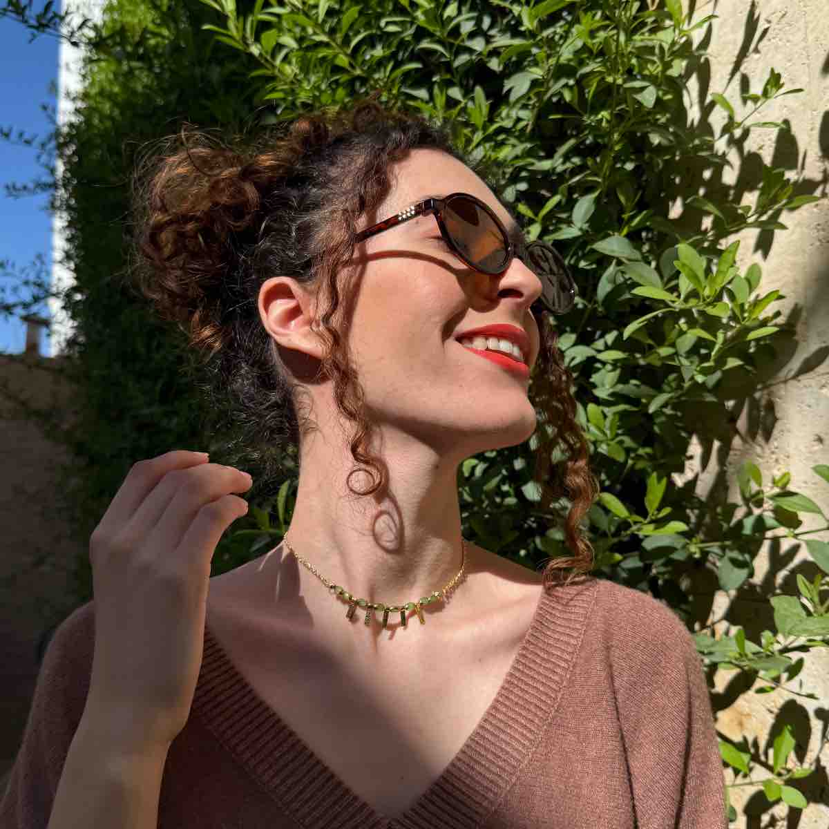 Collier laiton doré avec cristaux verts