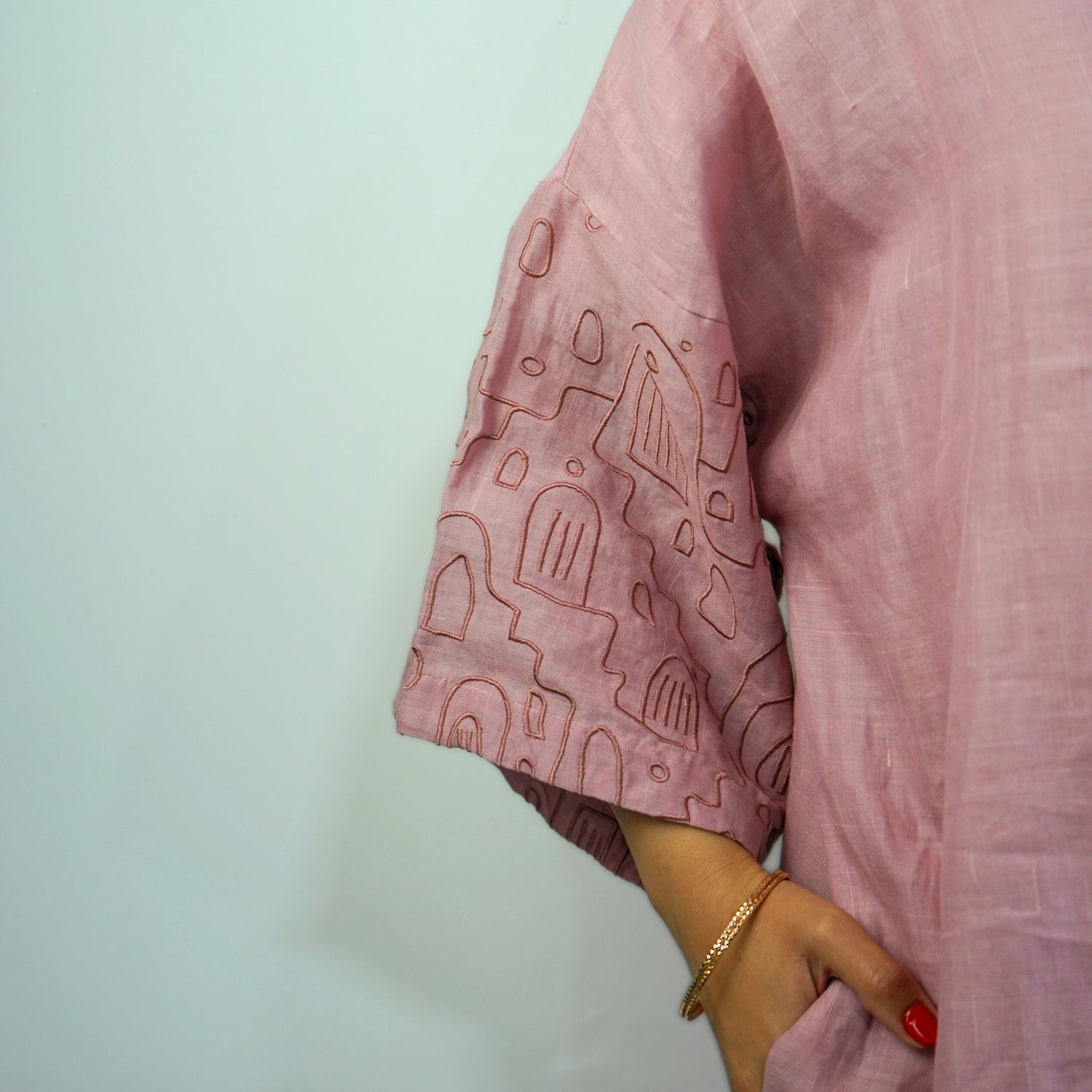 Robe longue fluide artisanale : Élégance et confort irrésistibles