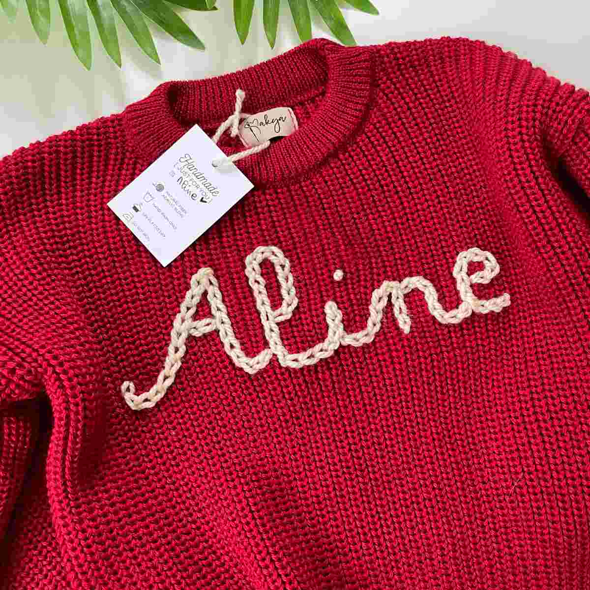 Pull personnalisé enfant en rouge avec prénom exclusif