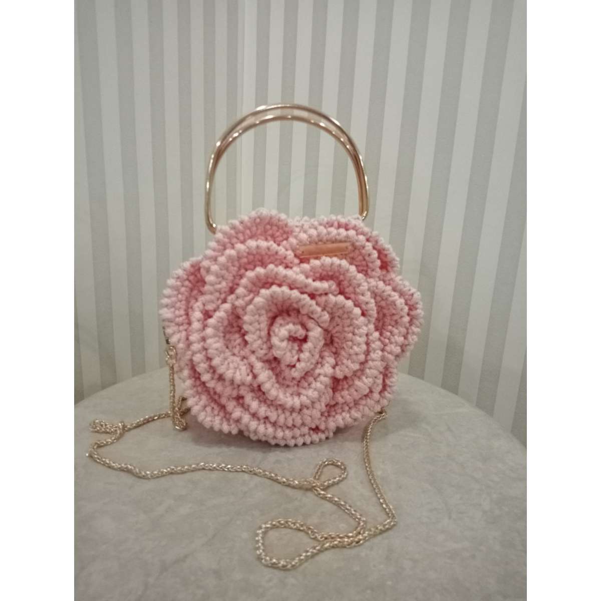 Sac crochet exclusif en rose saumon pour un style irrésistible