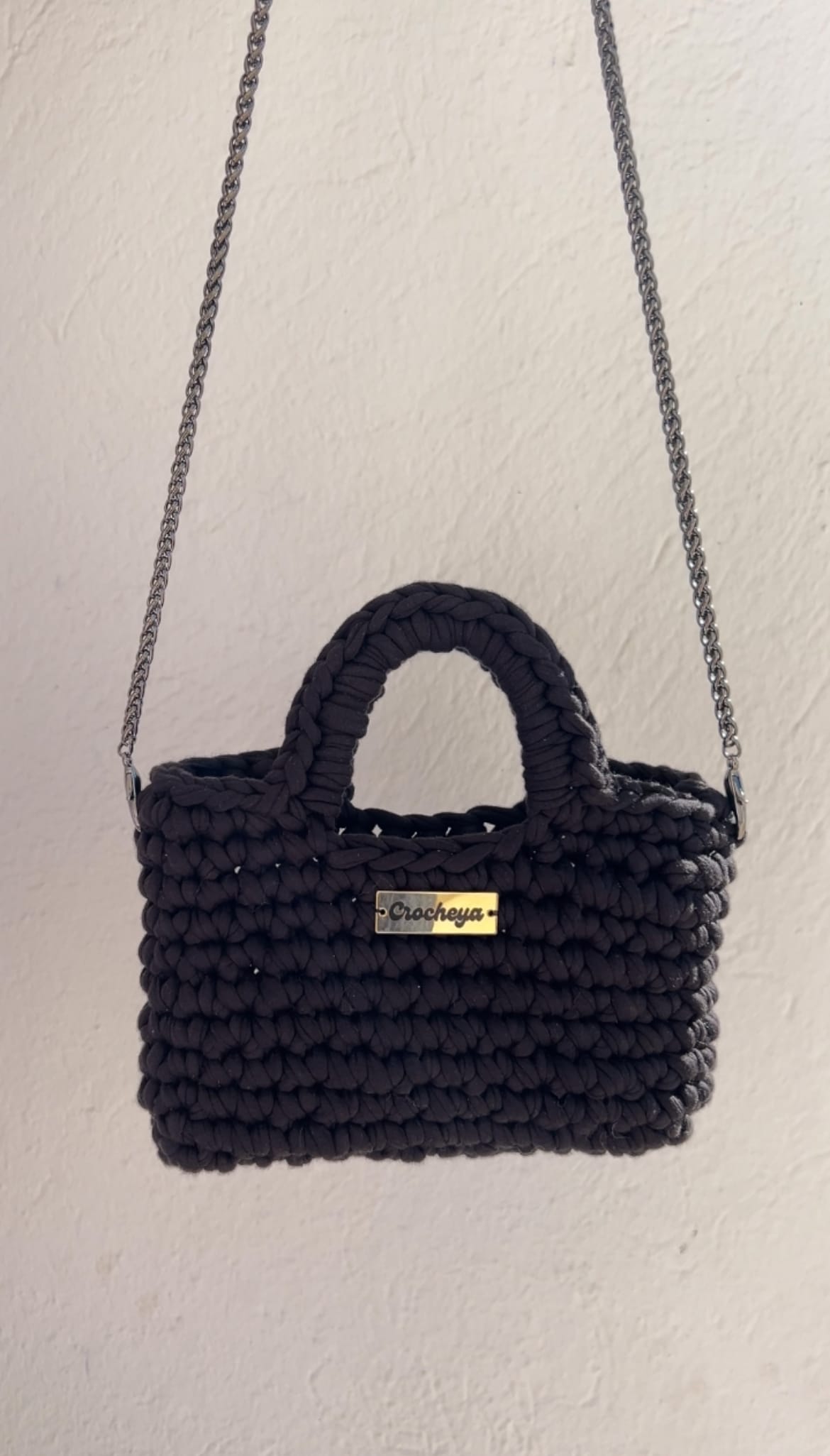 Sac chat noir au crochet  fait main — vue 3. Artisanat Tunisie.