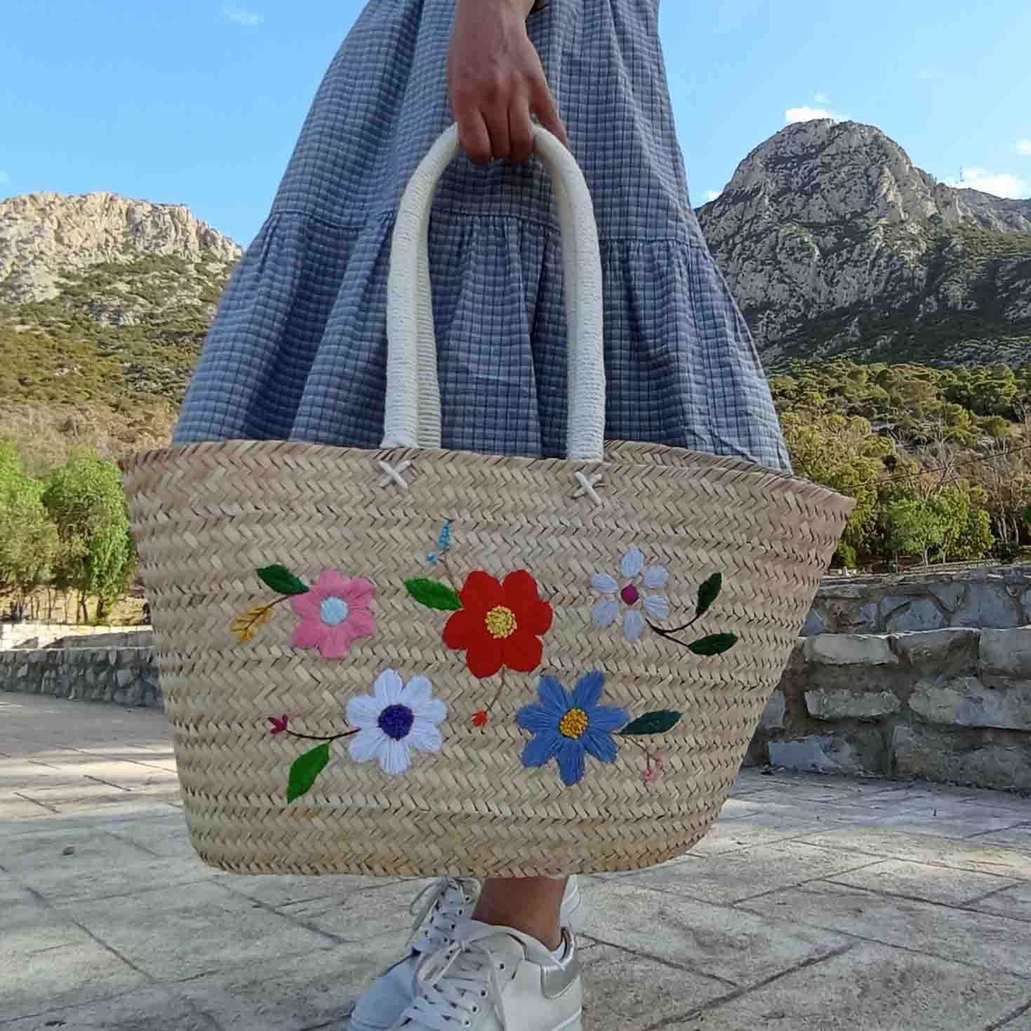 Sac couffin floral brodé à la main - artisanat Tunisien fait main | ILEYCOM