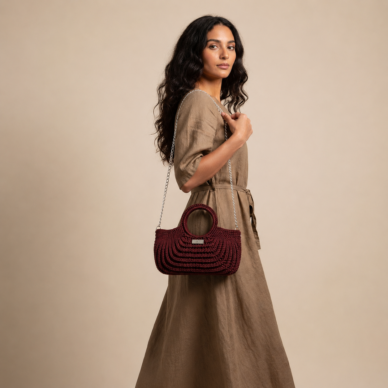 Sac bourgogne en crochet chic pour un style unique et tendance
