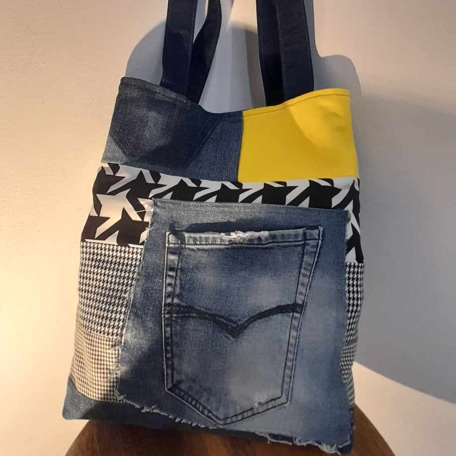 Tote Bag Upcyclé avec Poche Stylée – Sac Écoresponsable & Coloré