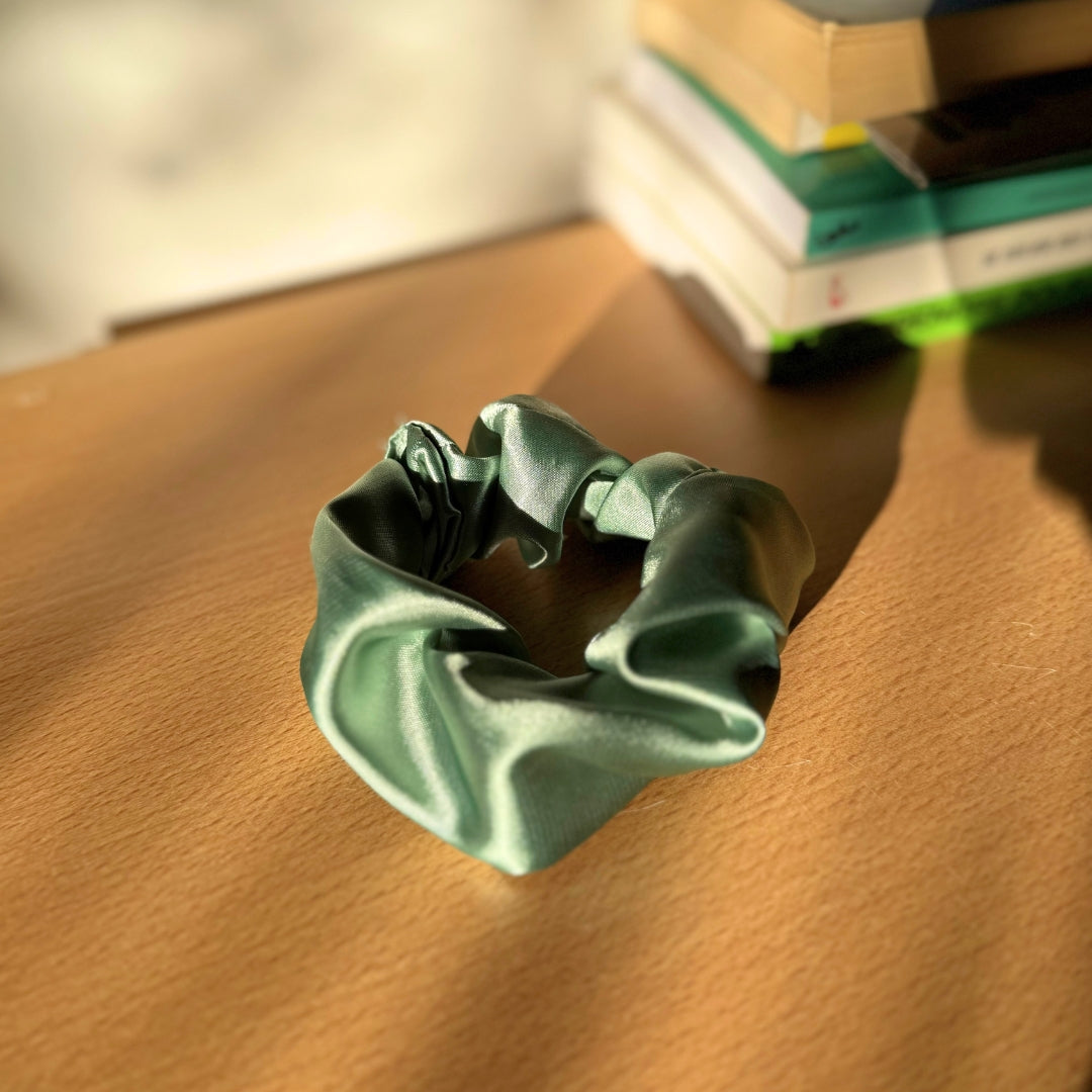 Chouchous Satin Luxe Vert Émeraude - Élégance Anti-Frisottis