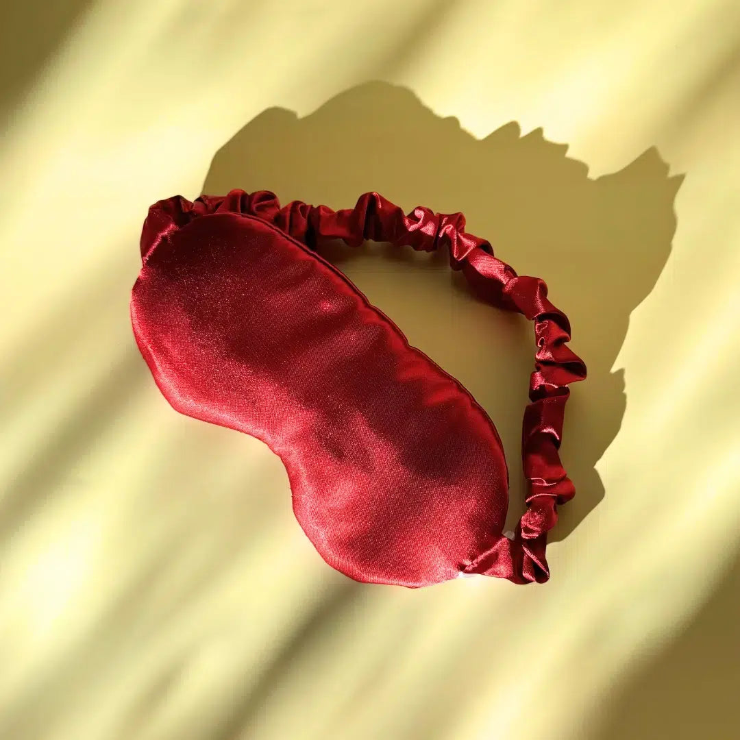Masque de sommeil en satin rouge - Luxe & Relaxation