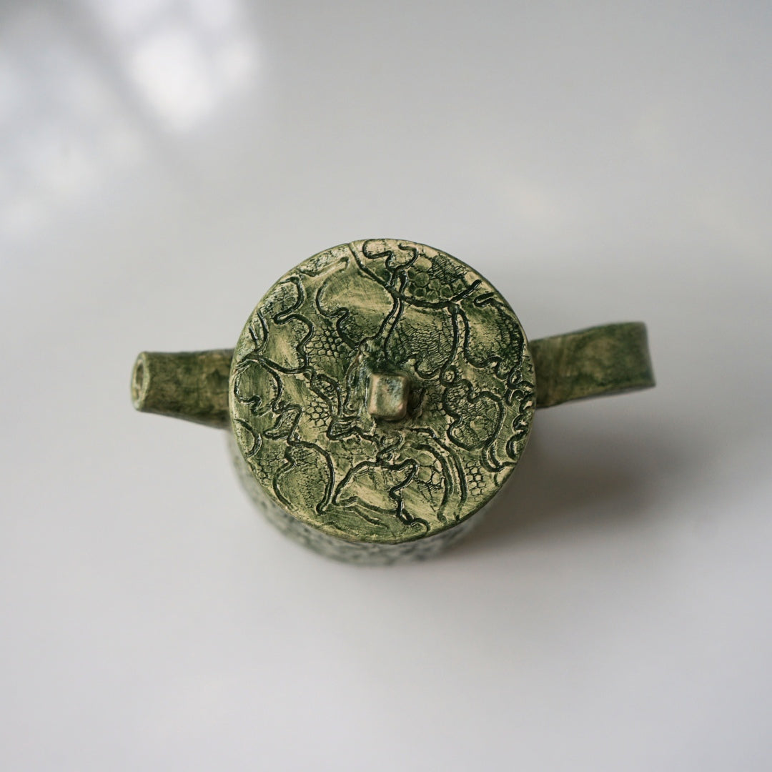 Théière en Céramique Verte Artisanale - Élégance Naturelle Traditionnelle