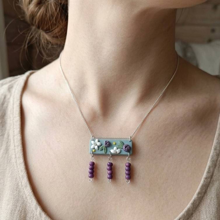 collier myrtille élégance artisanale pour un confort quotidien