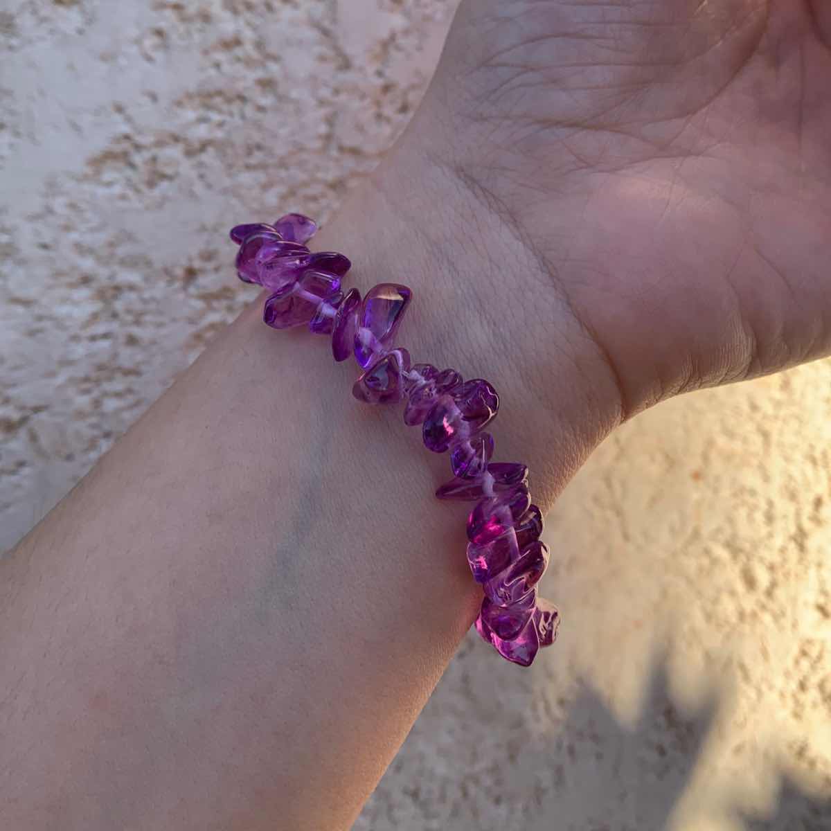 Des bracelets en pierres semi précieuses de la marque Artemis.tn - Couleur Bleu roi/ vert / rose / bleu ciel /