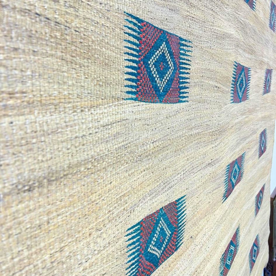 Tapis Traditionnel Écologique avec Motifs Géométriques - artisanat Tunisien fait main | ILEYCOM