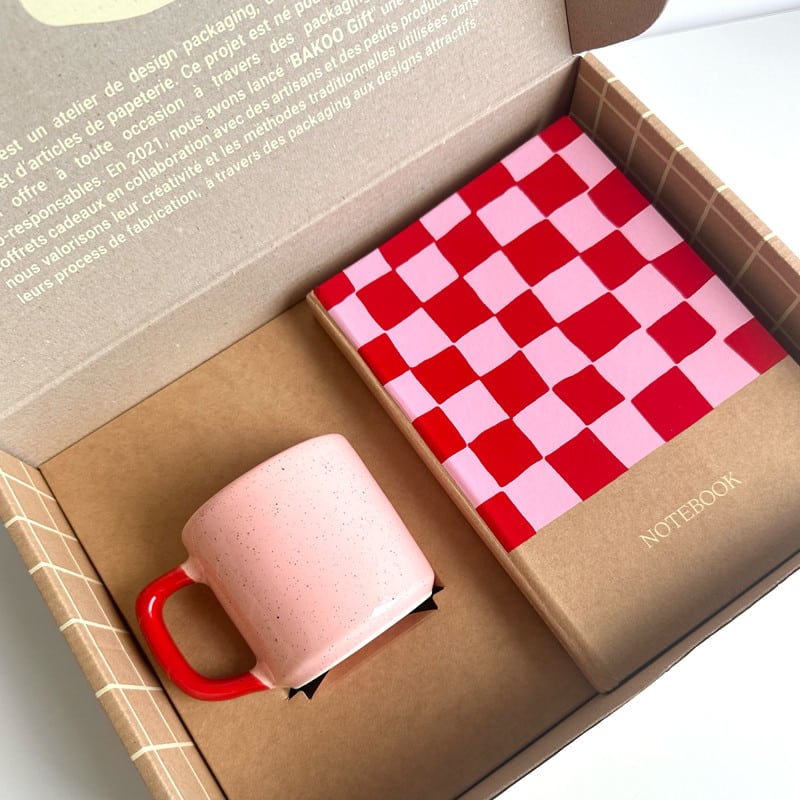 Coffret cadeau - mug en céramique + notebook