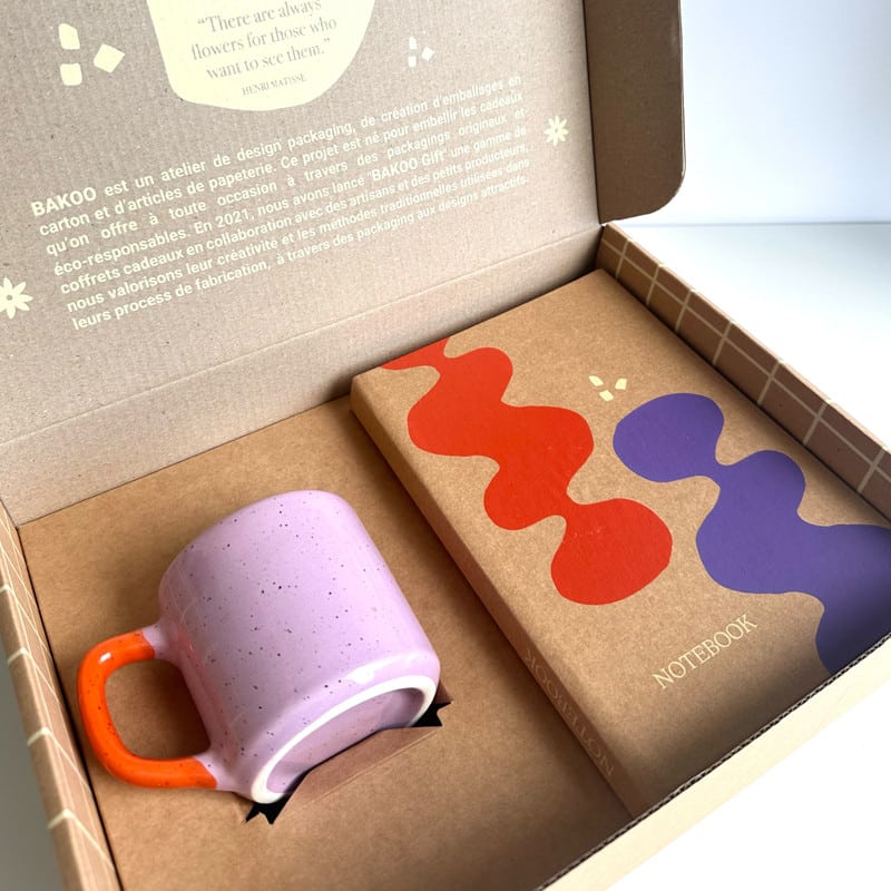 Coffret cadeau - mug en céramique + notebook