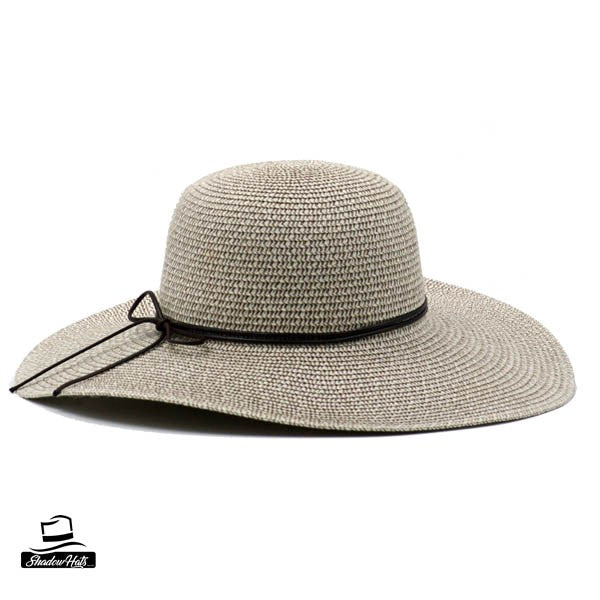 capeline femme élégante pour un été chic et irrésistible