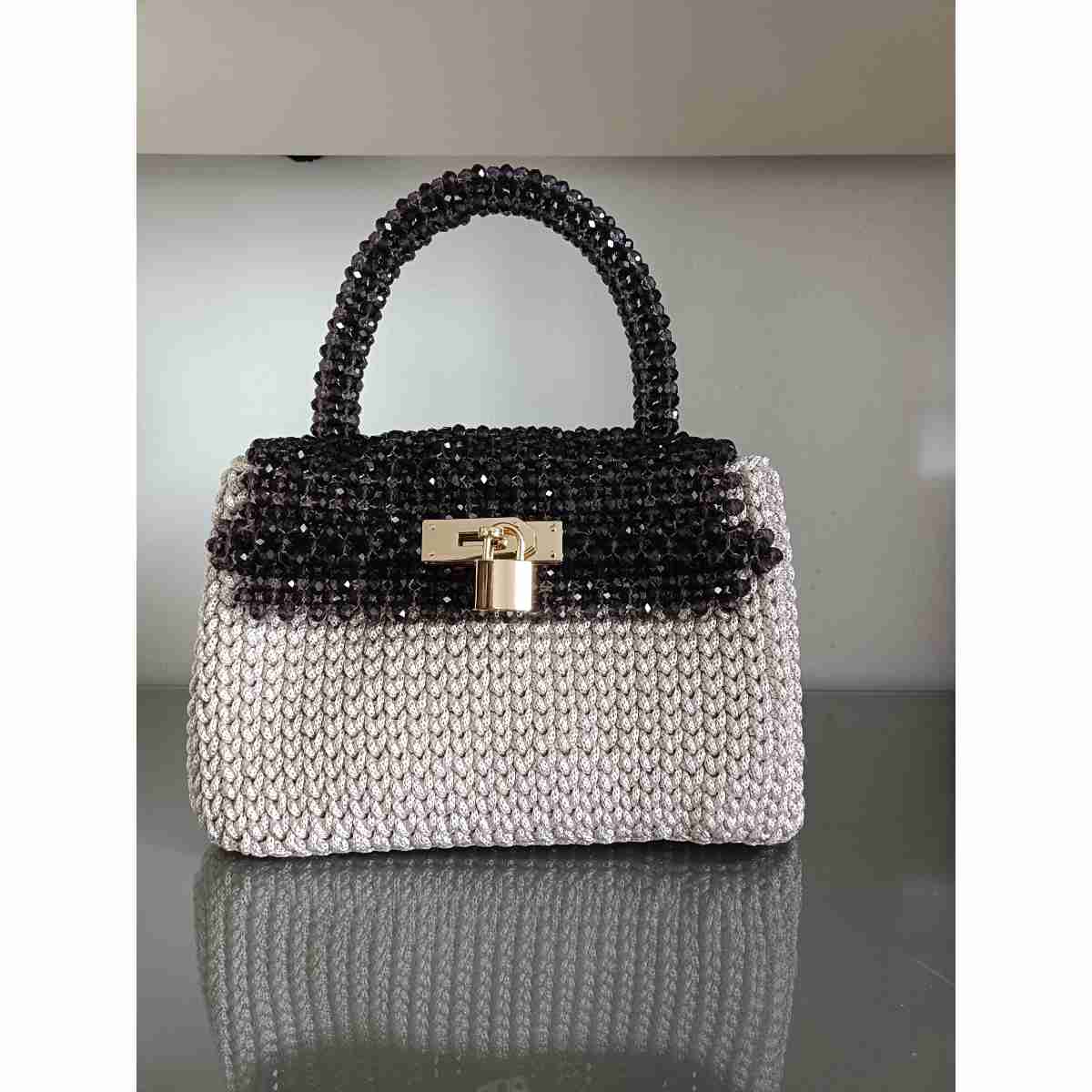 sac élégant en beige rosé pour un style irréprochable