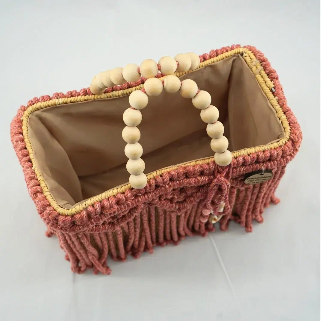 Couffin macramé élégant avec des boules en bois