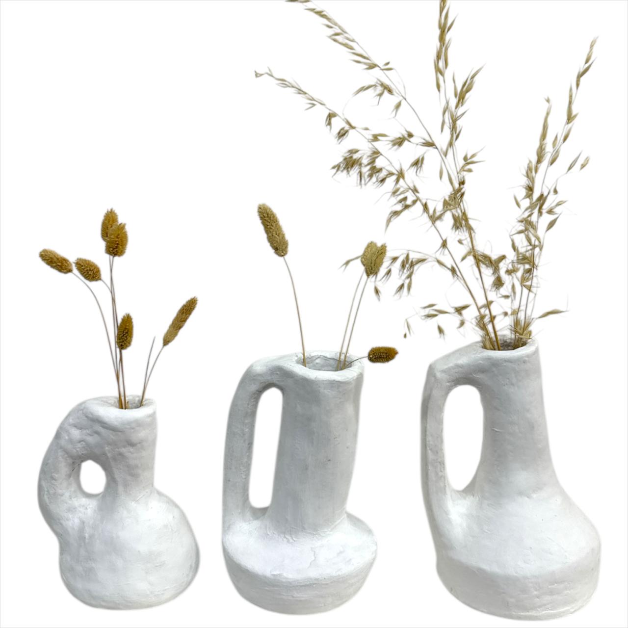 Vase blanc en poterie - Bouquet de fleurs séchées