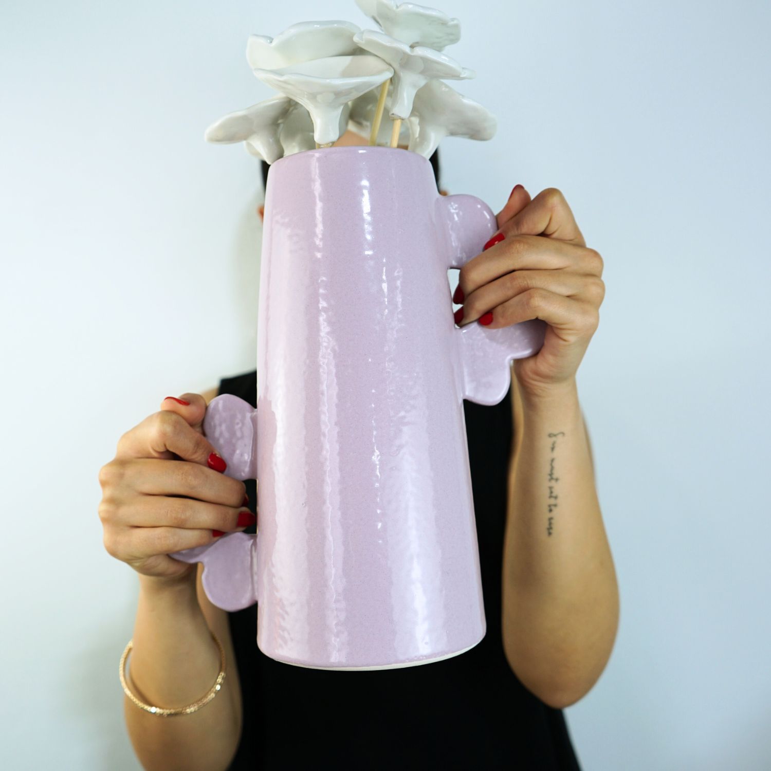 Vase décoratif rose pastel en céramique – Fait main